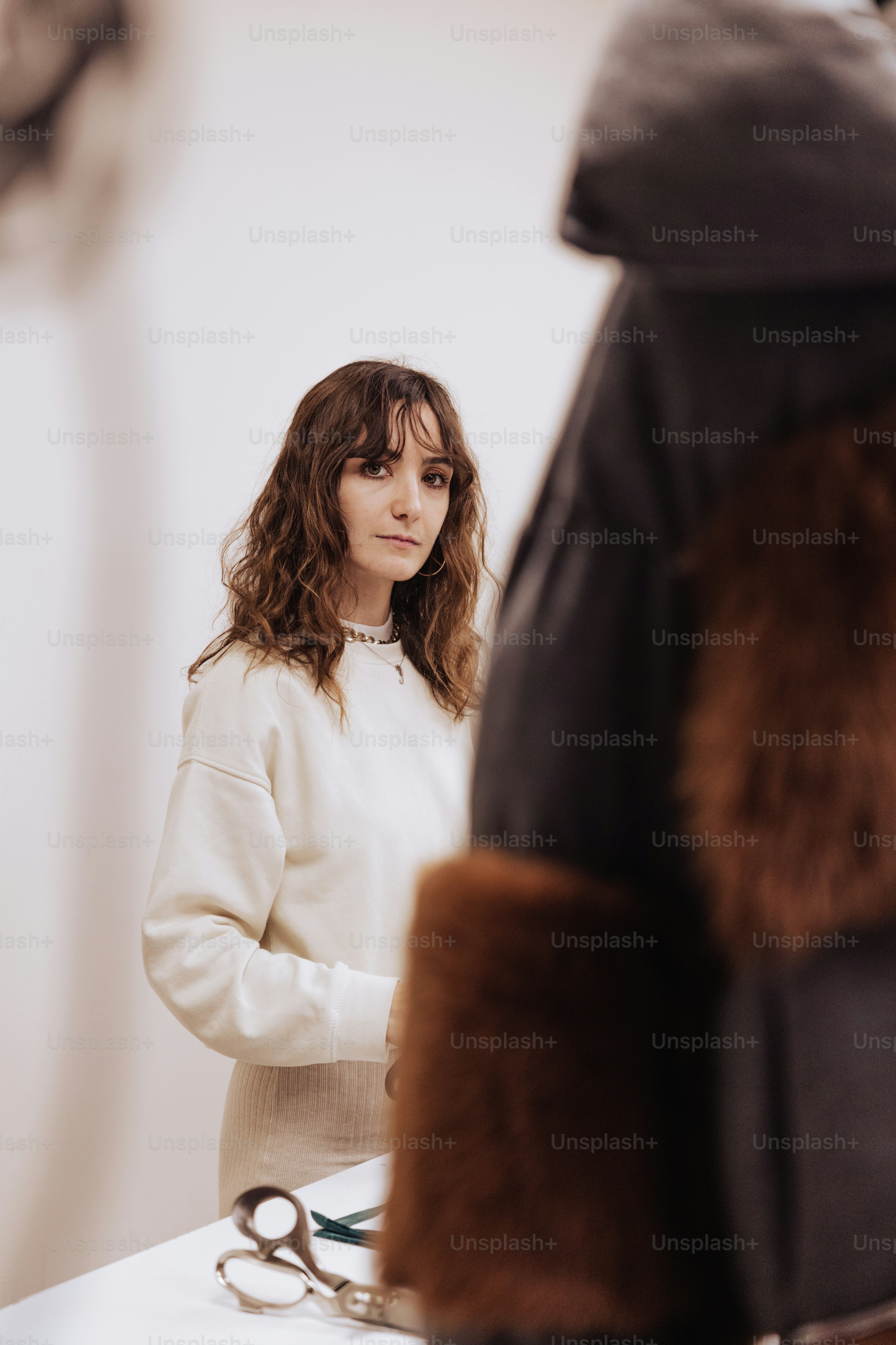 750+ Photoshoot Pose Pictures | Download Free Images on Unsplash