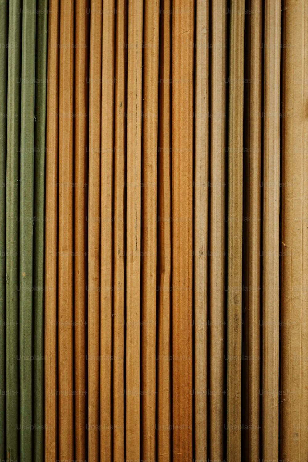 a close up of a bunch of wooden slats