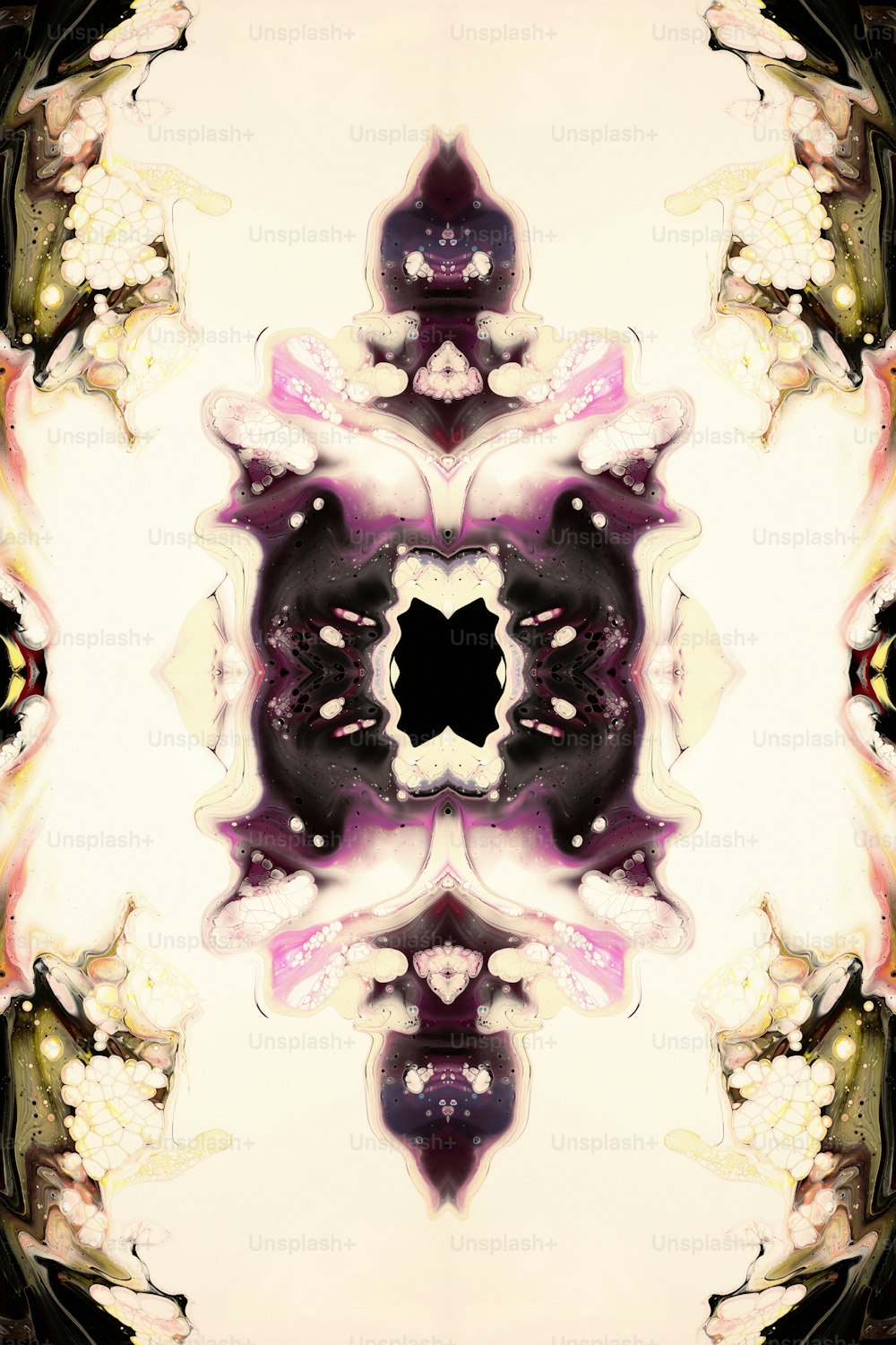 Une image abstraite d’une fleur avec un centre noir