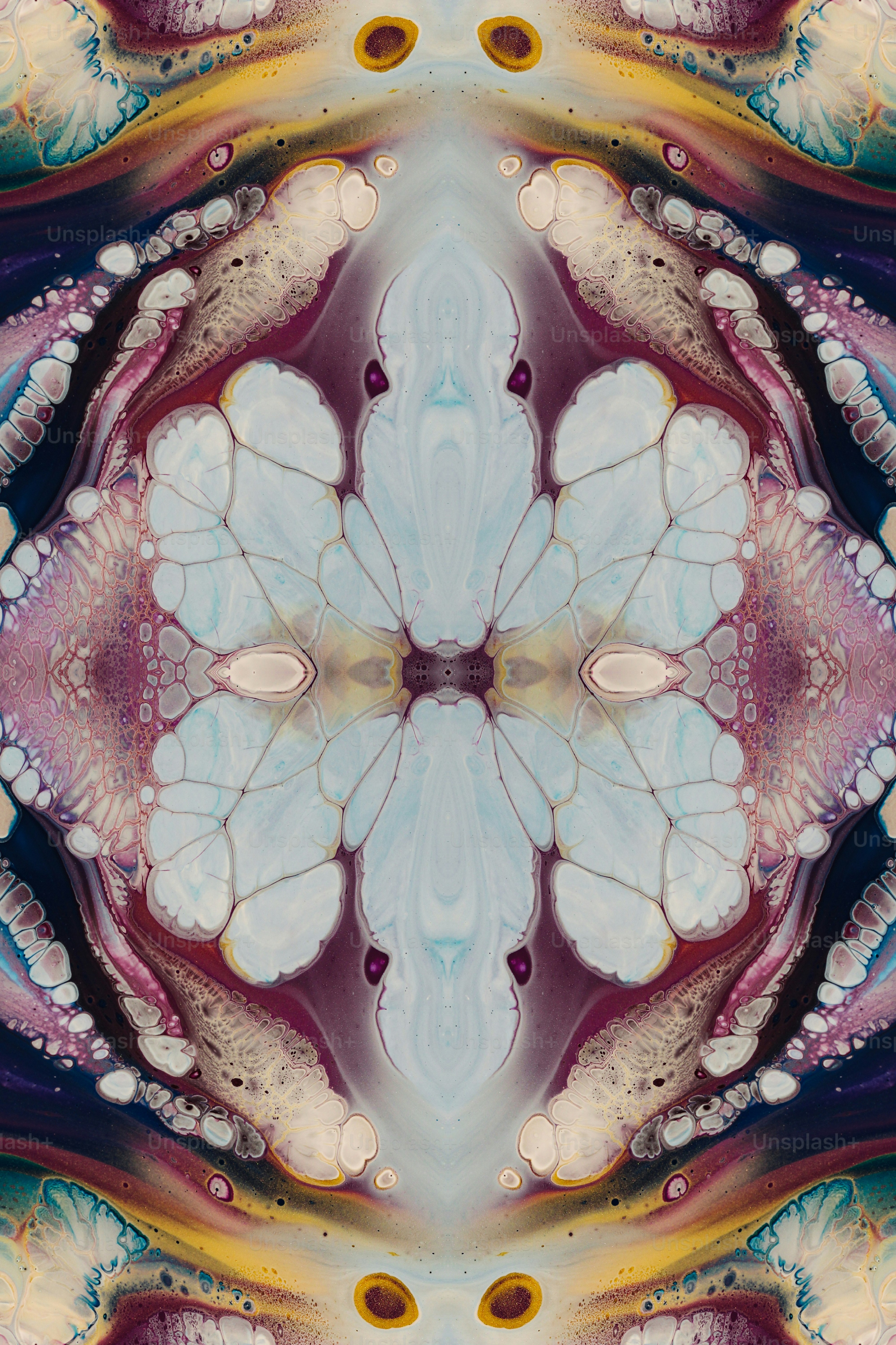 Una imagen abstracta de una flor con muchos pétalos