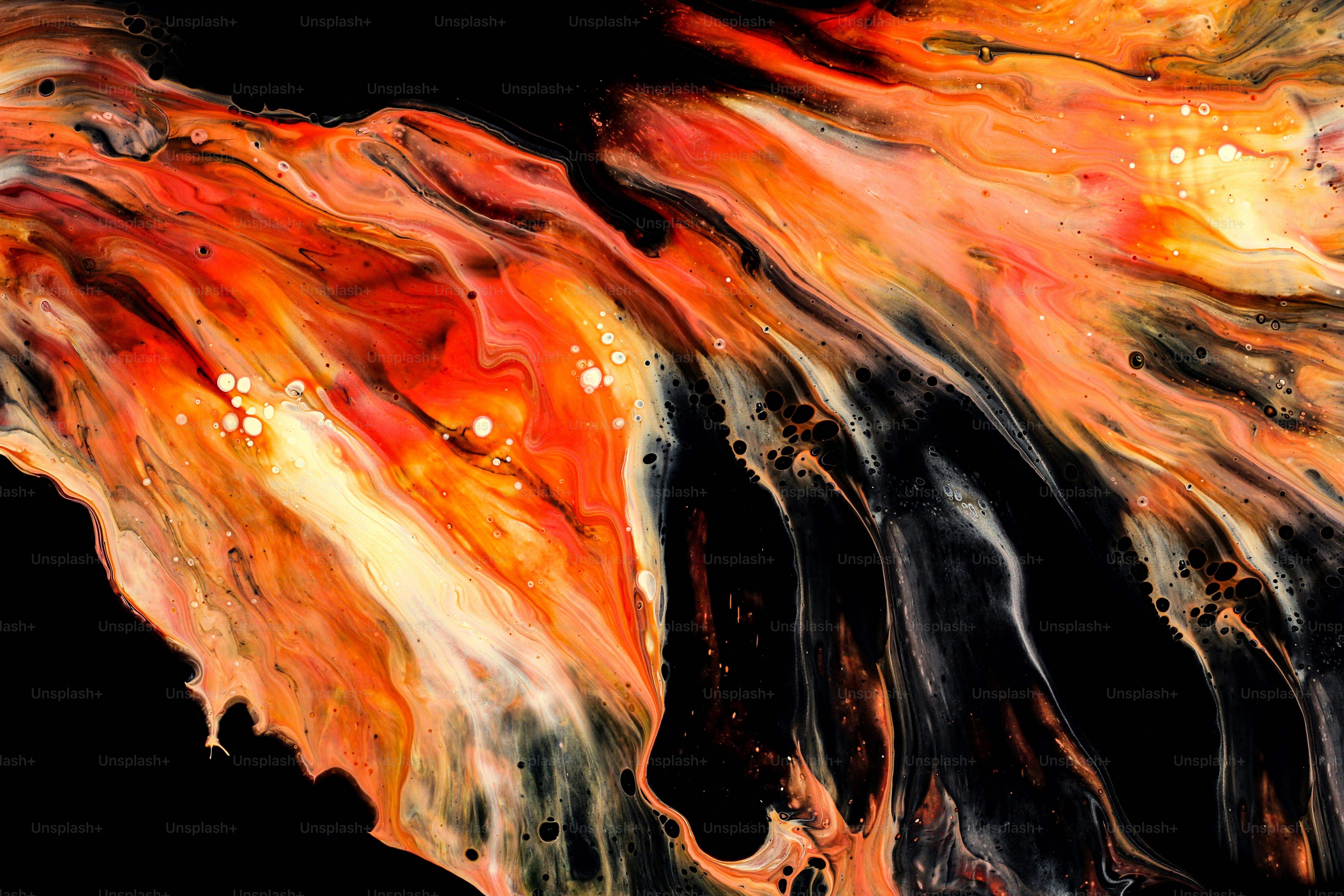 オレンジと黒の抽象画の写真 – Unsplashの壁紙の画像
