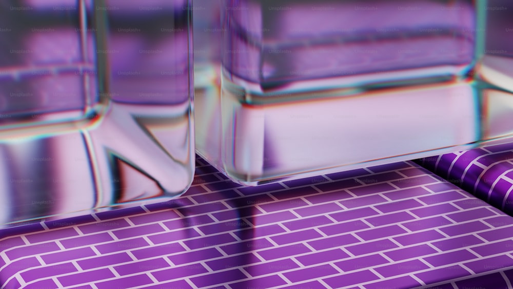 紫色のテーブルクロスでテーブルのクローズアップ