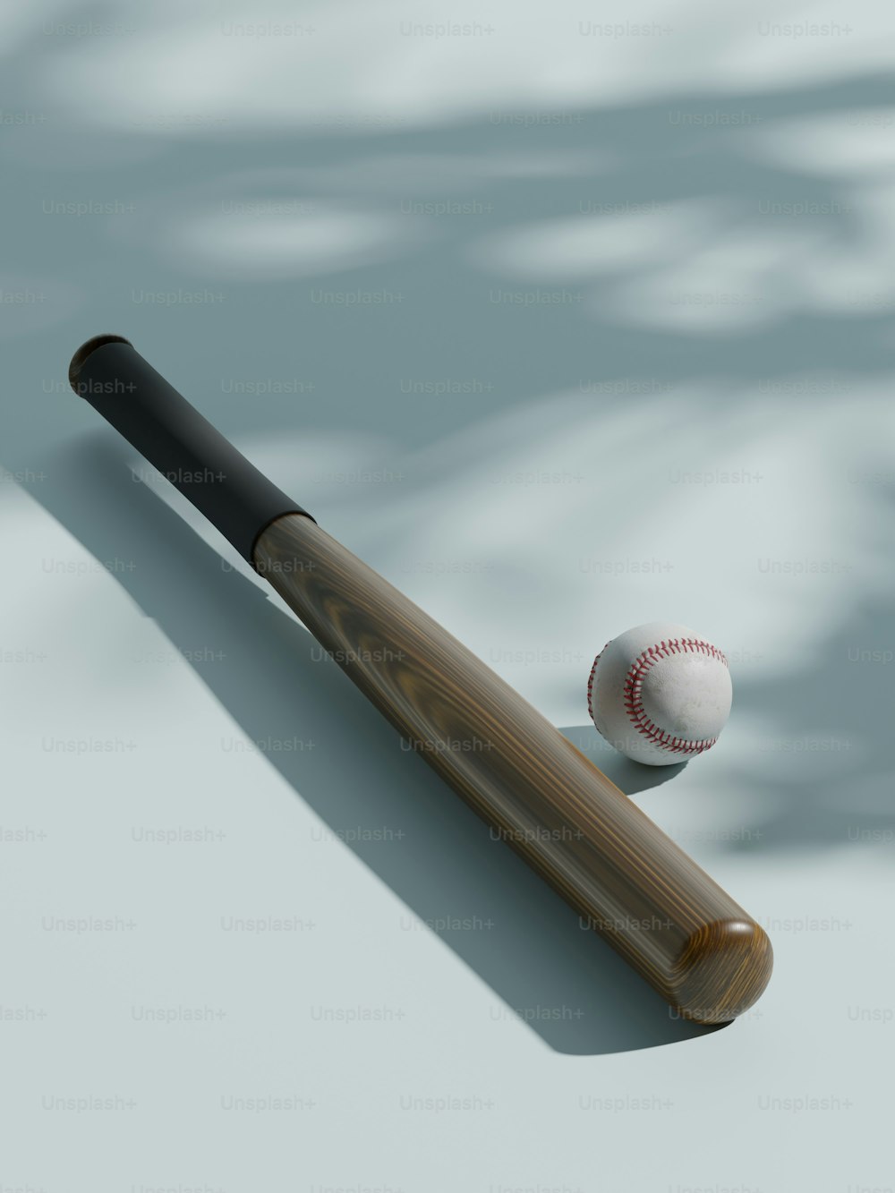 테이블 위의 야구 방망이와 야구공