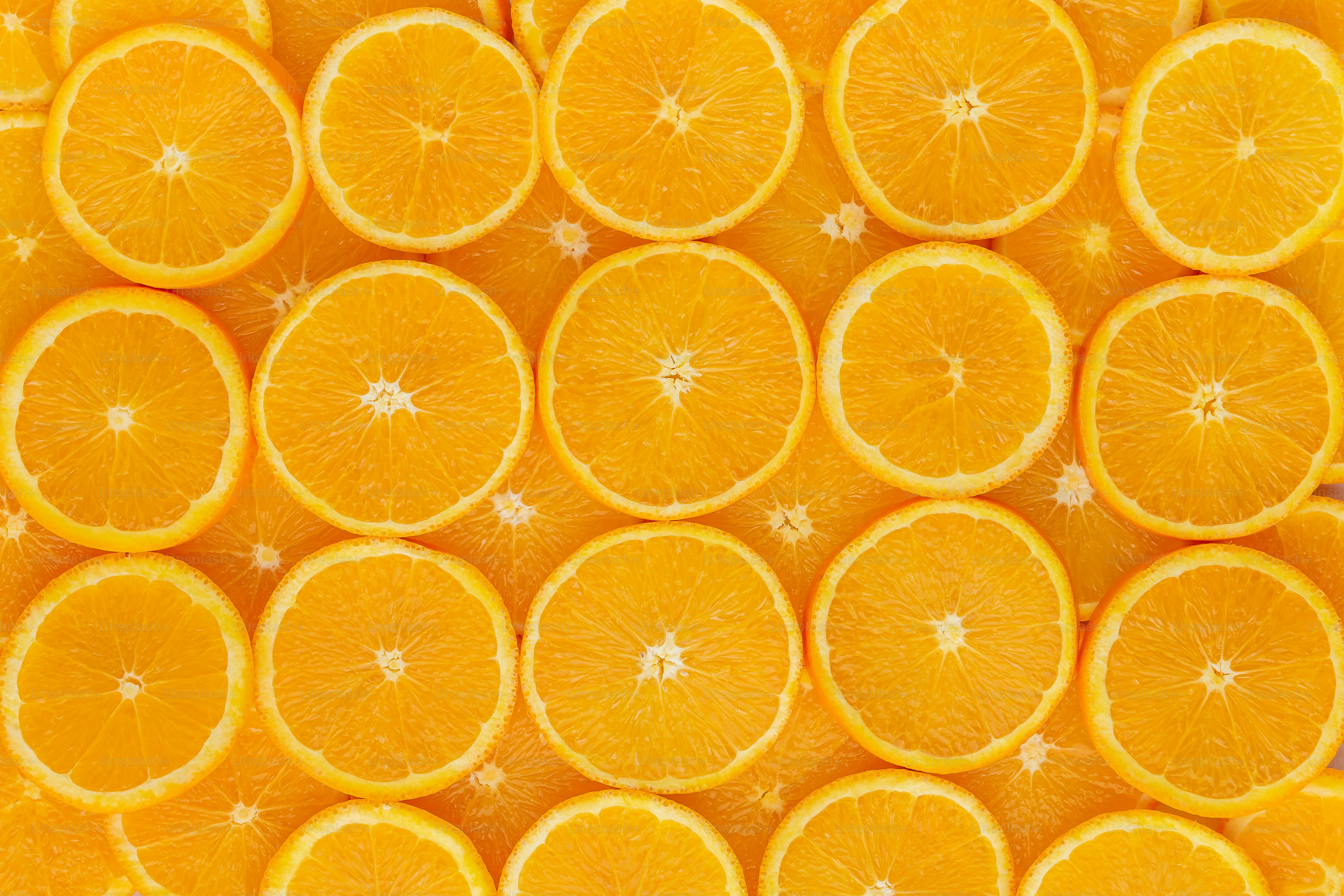 半分に切ったオレンジの束