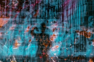 ein digitales Gemälde einer Person mit einem Handy