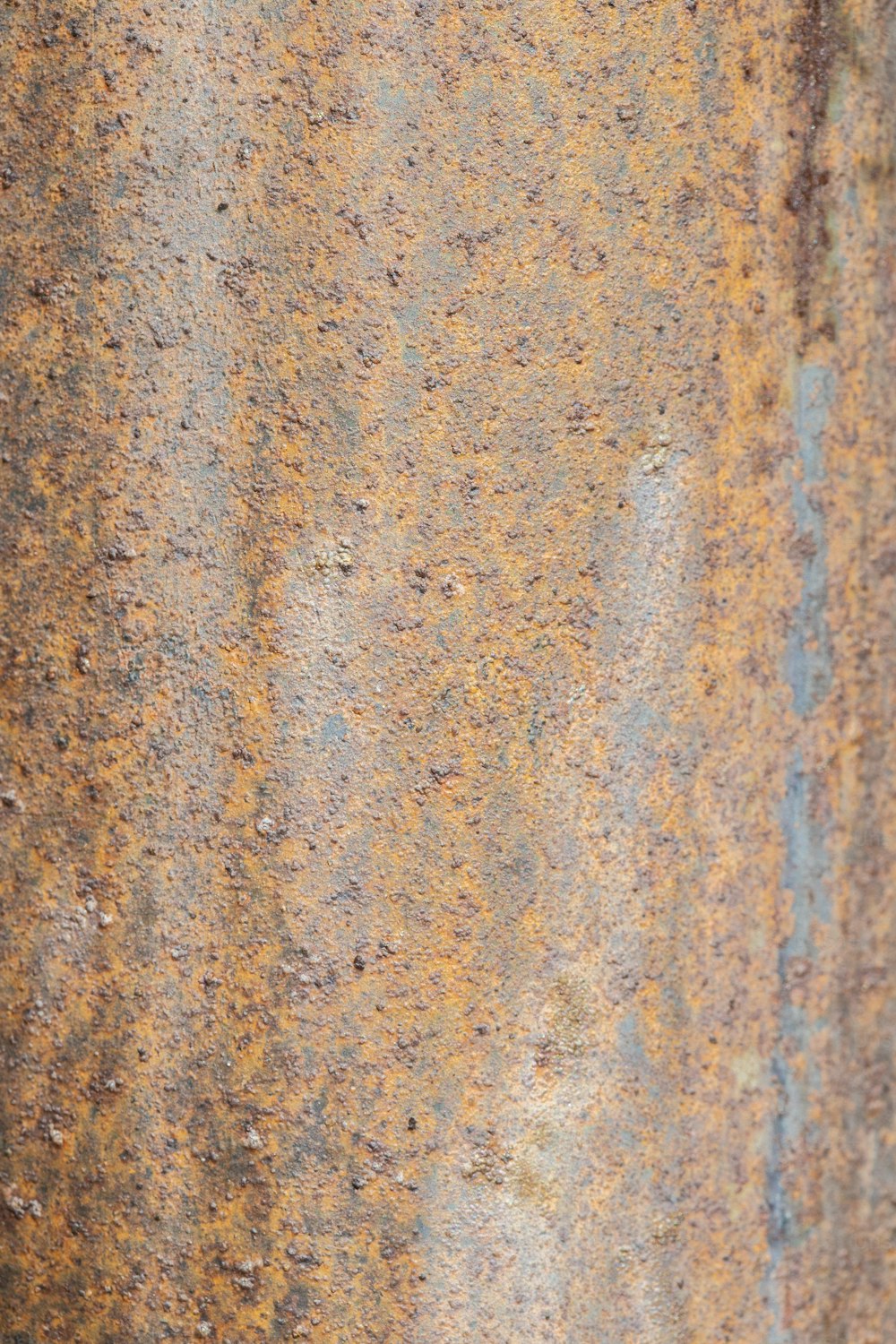 una vecchia superficie metallica arrugginita con un po 'di ruggine su di essa