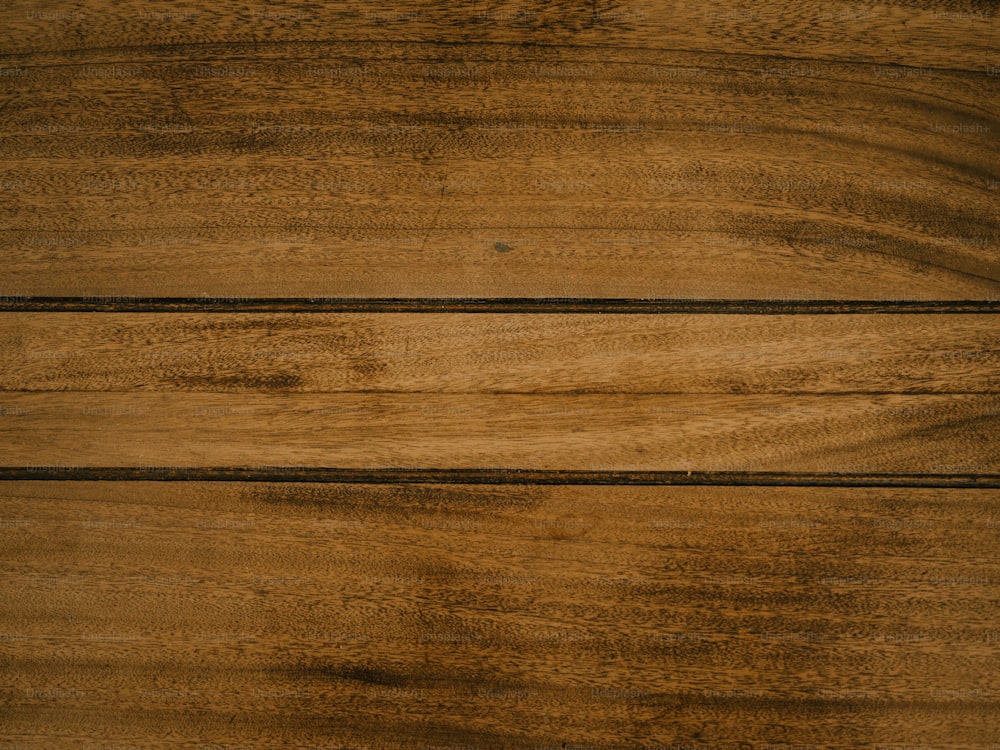 un primer plano de una superficie de madera con nudos