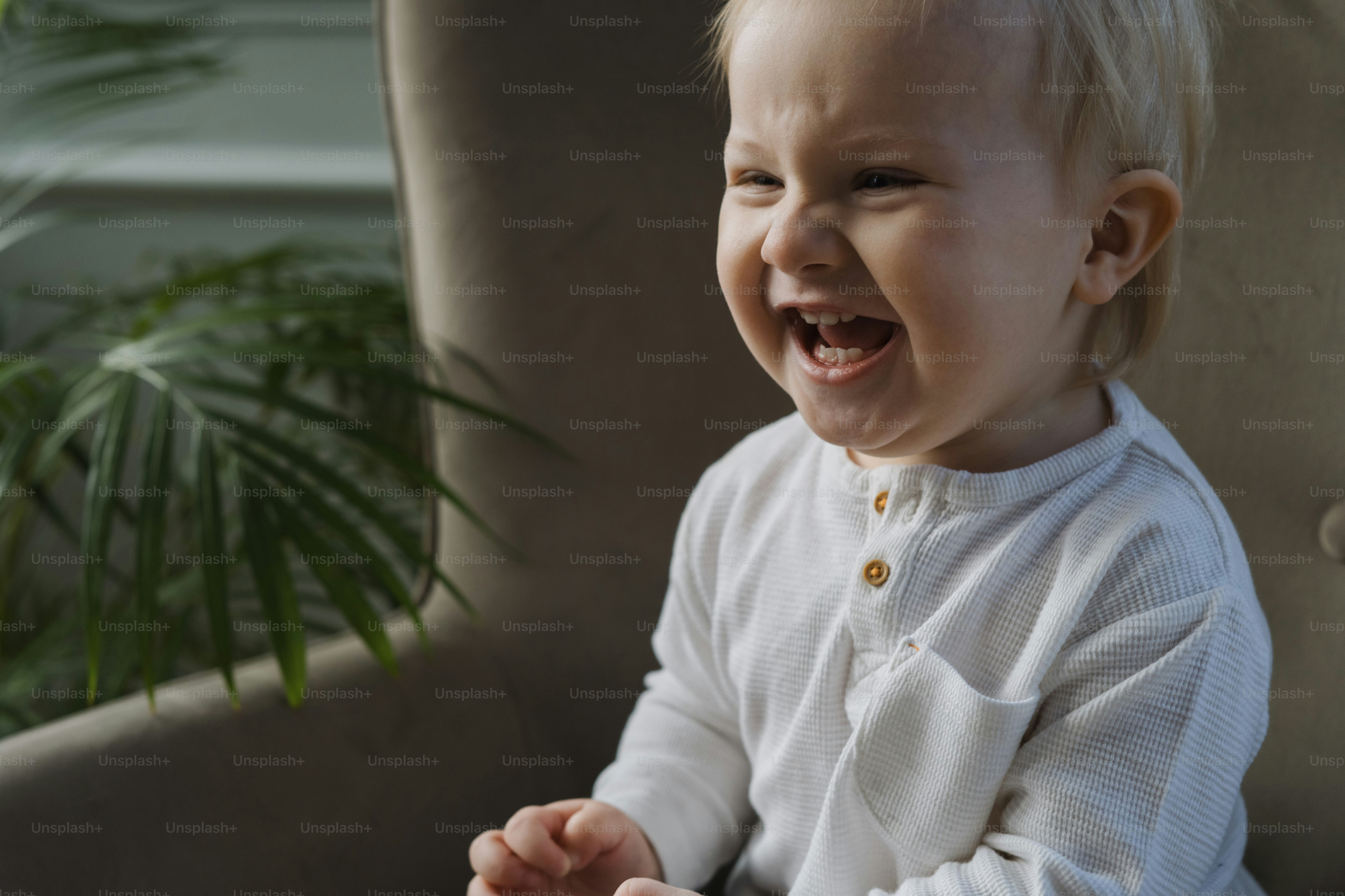 Imágenes de Bebé Riendo | Descarga imágenes gratuitas en Unsplash
