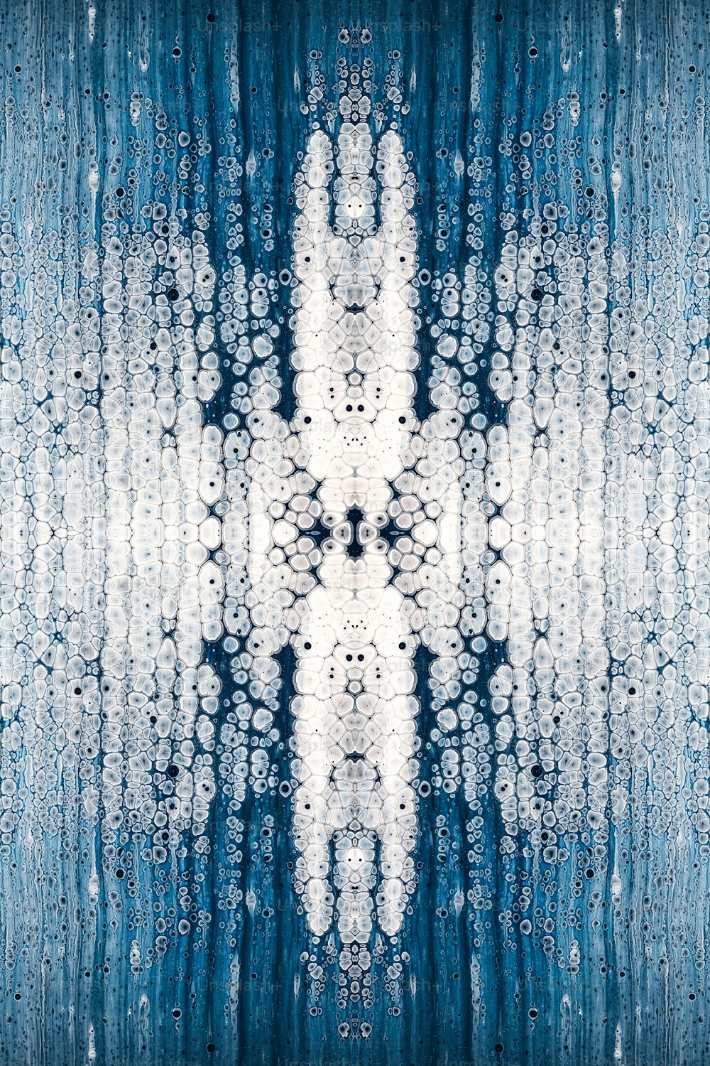 un fondo azul y blanco con un patrón