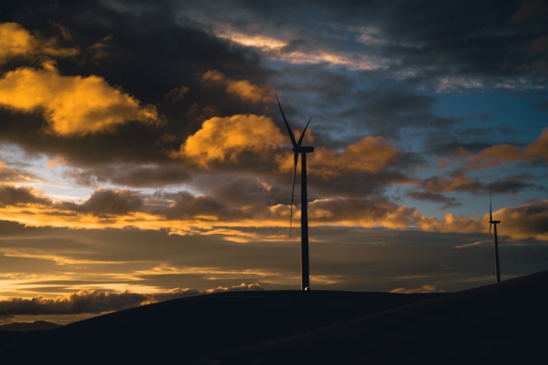 Vertical vs Horizontal Wind Turbine — Which Is Better for Indian Homes?