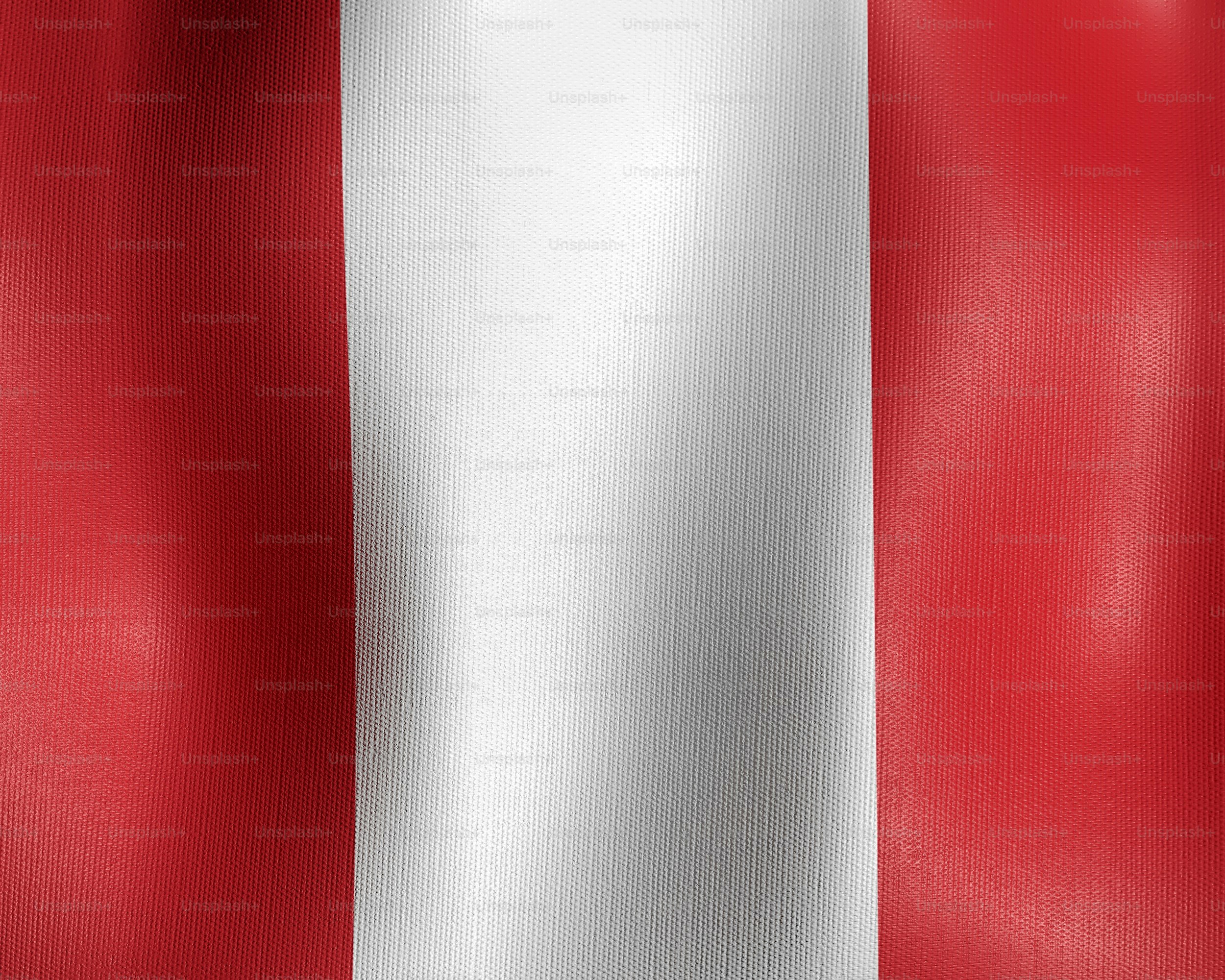 La bandera de Italia ondea en el viento