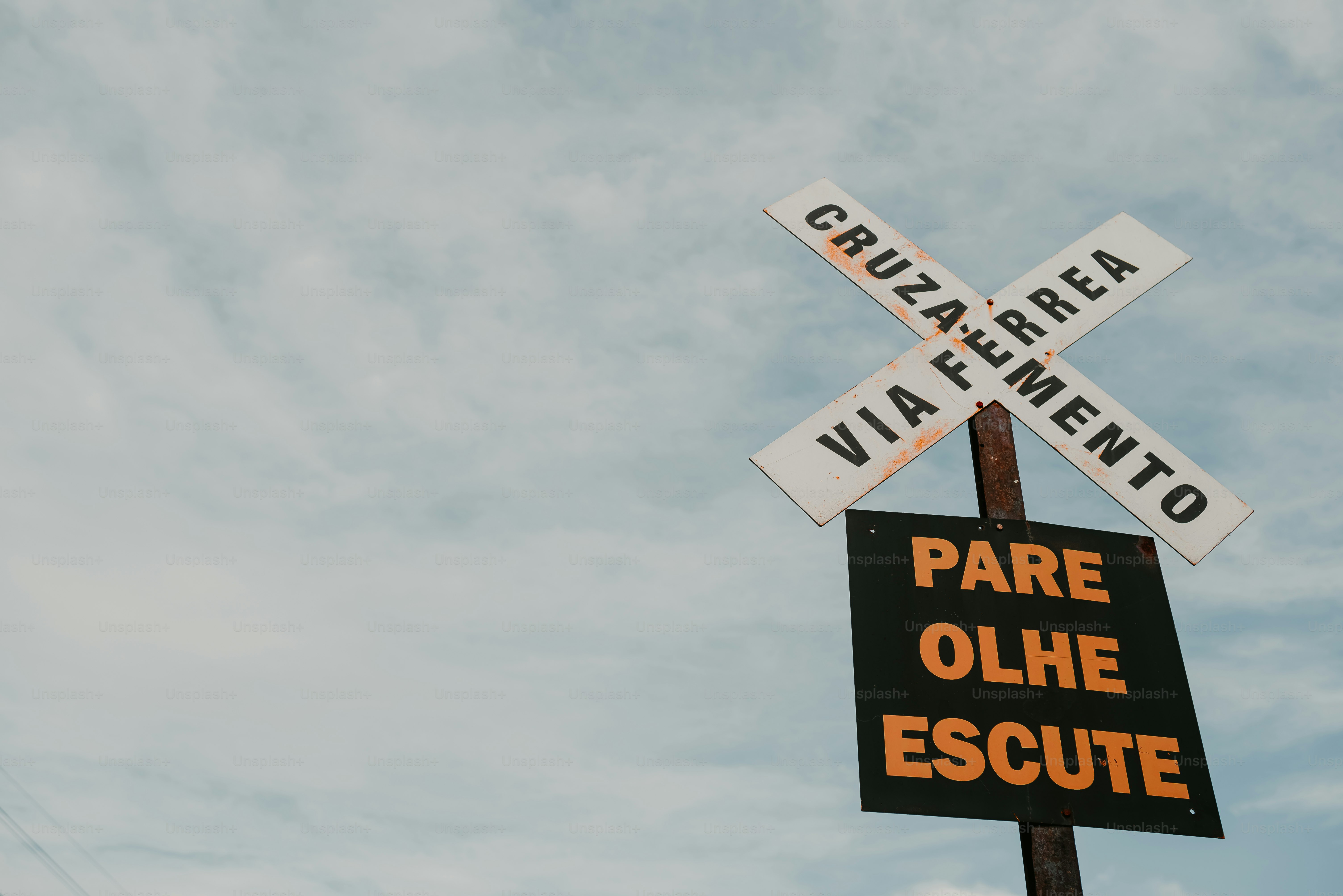 premium_photo-1676050282560-4f1c8191b47c?ixid=M3wxMjA3fDB8MXxzZWFyY2h8NHx8b2x4dG90b3xlbnwwfHx8fDE3NDI4MTA4MjV8MA\u0026ixlib=rb-4.0.3