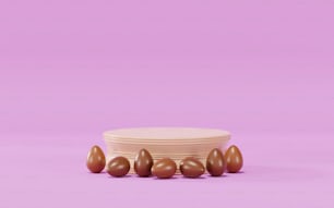 テーブルの上に座っているチョコレートの卵のグループ