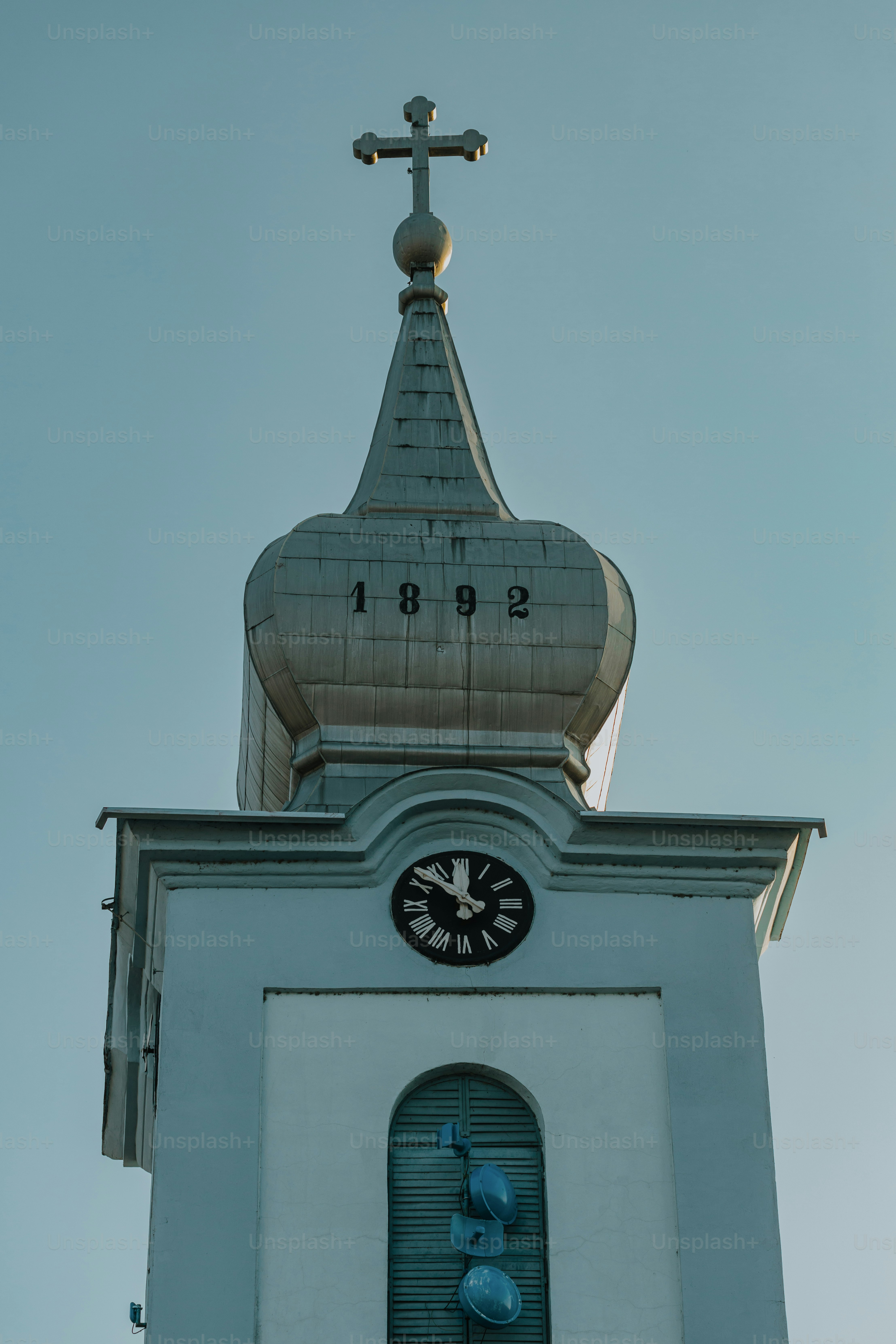 Choose from a curated selection of clock photos. Always free on Unsplash.