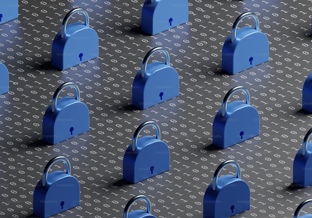 un gruppo di lucchetti blu su una superficie metallica