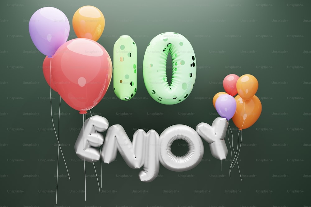 Una serie de globos con la palabra Enjoy deletreada