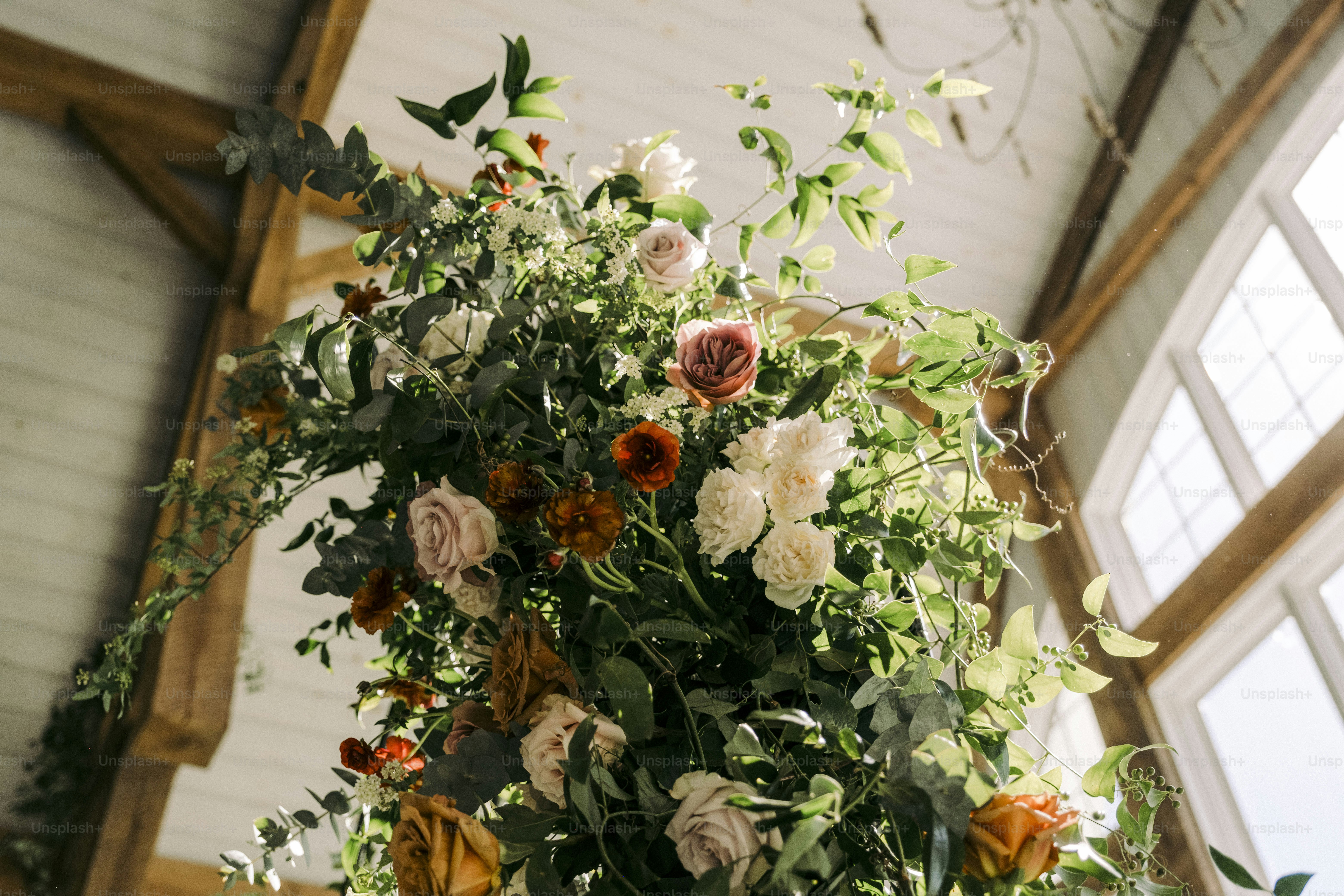 ein Blumenstrauß, der in einer Vase ist