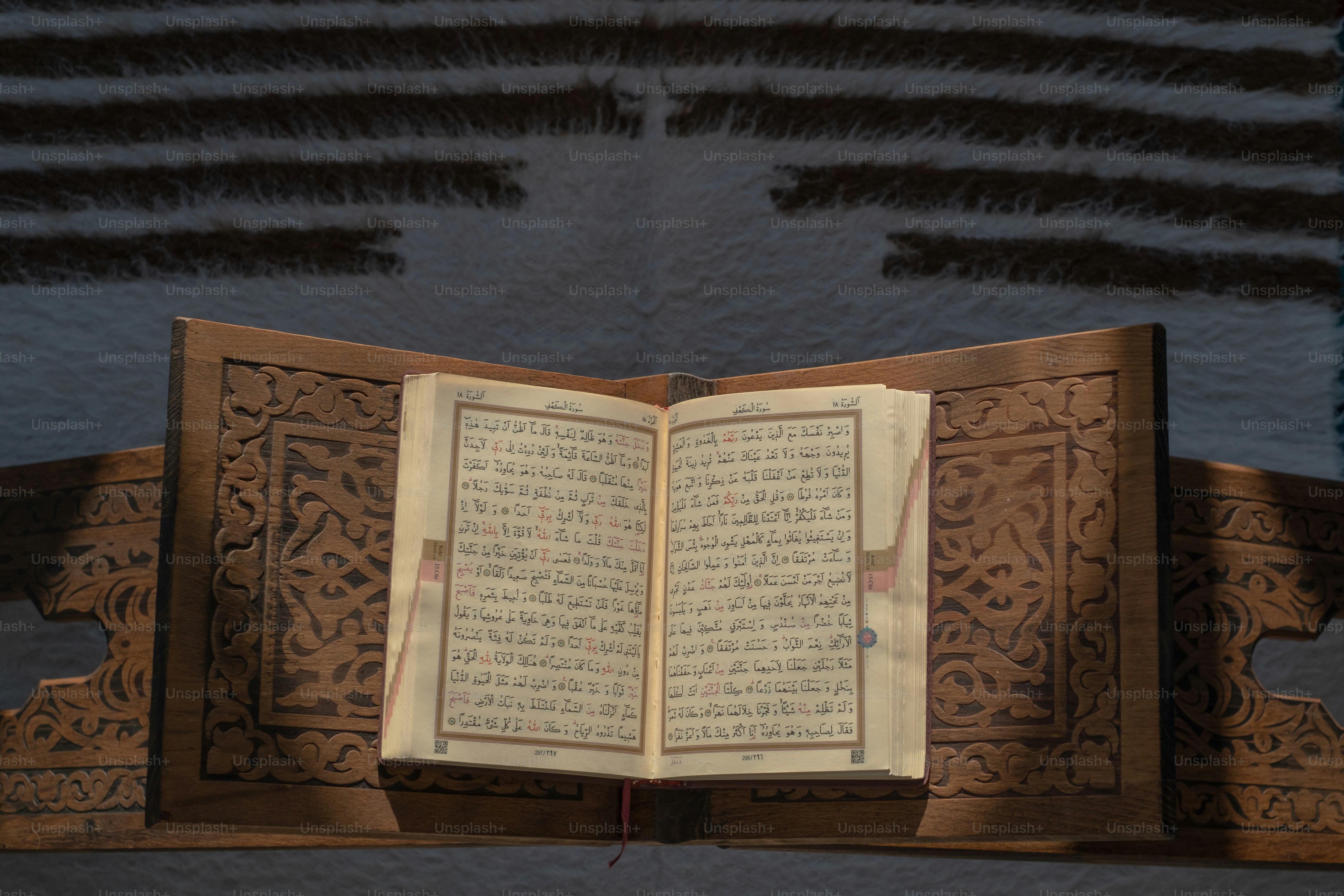 premium_photo-1677013622212-2cd4260dee5c?ixid=M3wxMjA3fDB8MXxzZWFyY2h8MTN8fG1haGFkZXYlMjBib29rfGVufDB8fHx8MTc3MzU1OTI5M3ww\u0026ixlib=rb-4.1.0