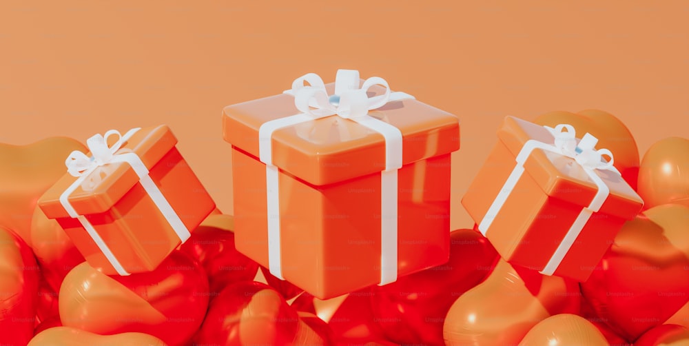 un gruppo di regali incartati arancioni e bianchi