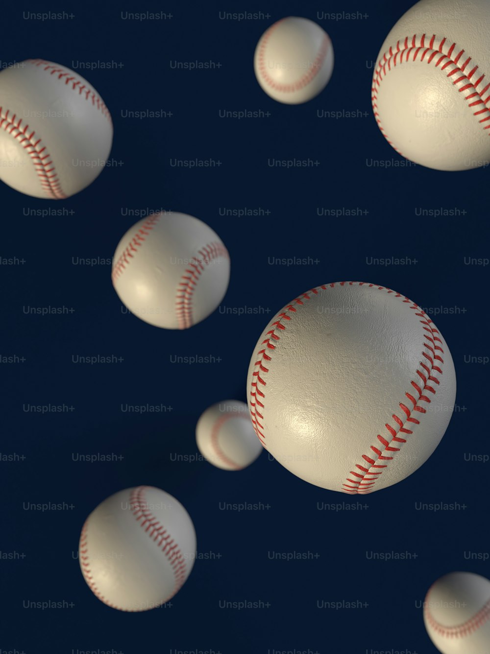 Un gruppo di palle da baseball che volano nell'aria