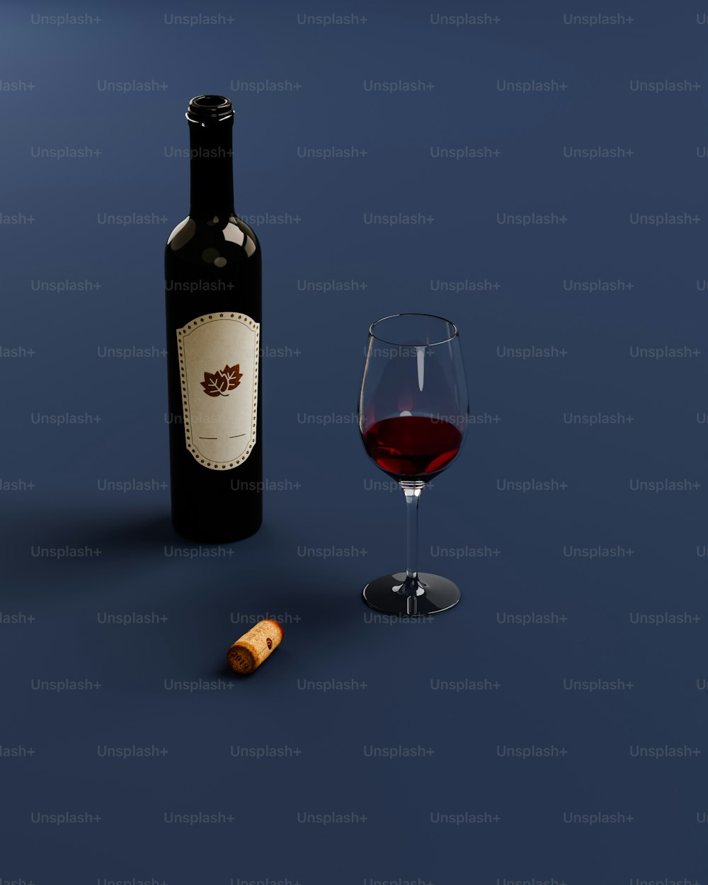 グラスワインの横にあるワインのボトル