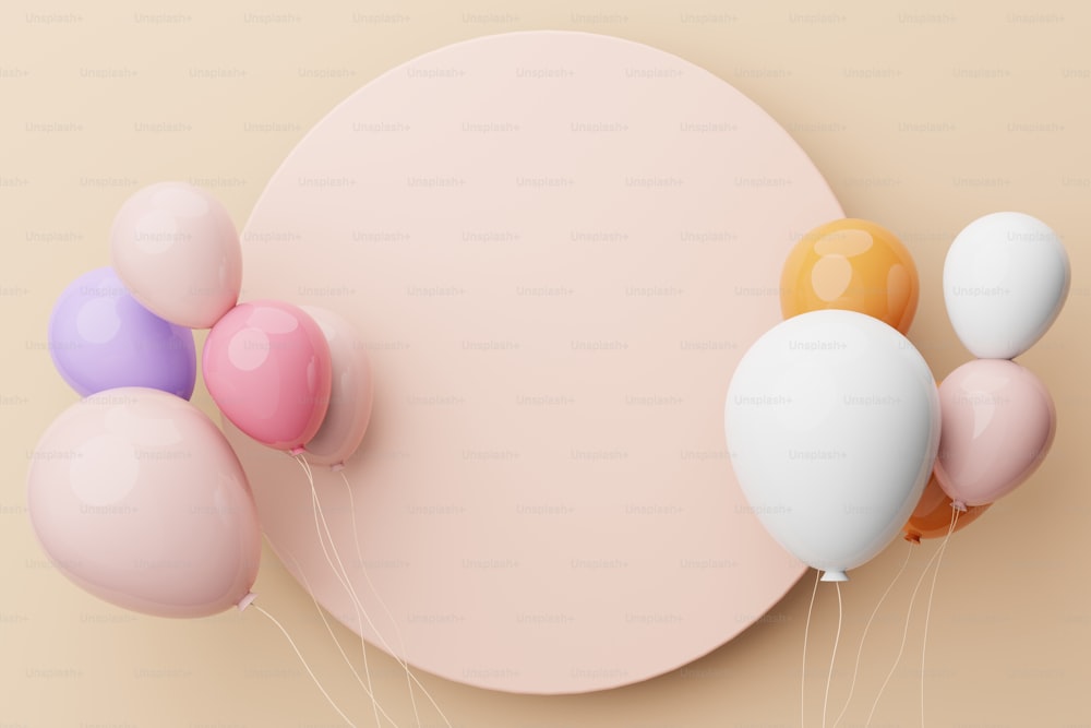un gruppo di palloncini che galleggiano sulla cima di un piatto