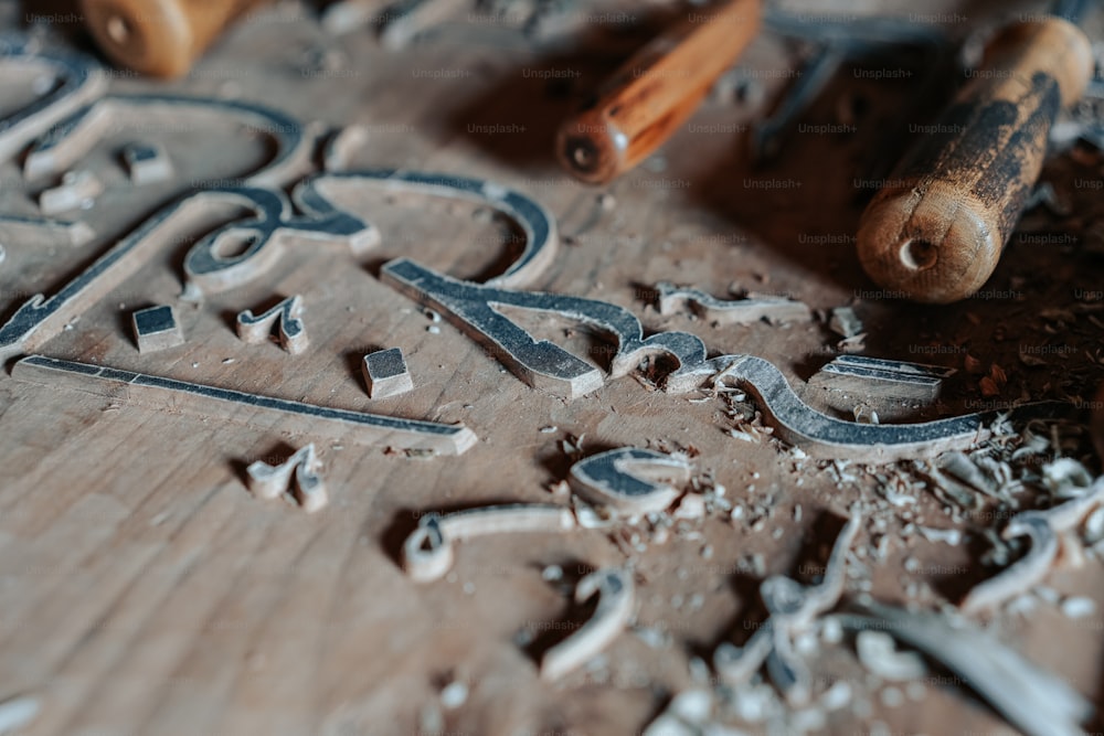 a close up of some type of wood carving