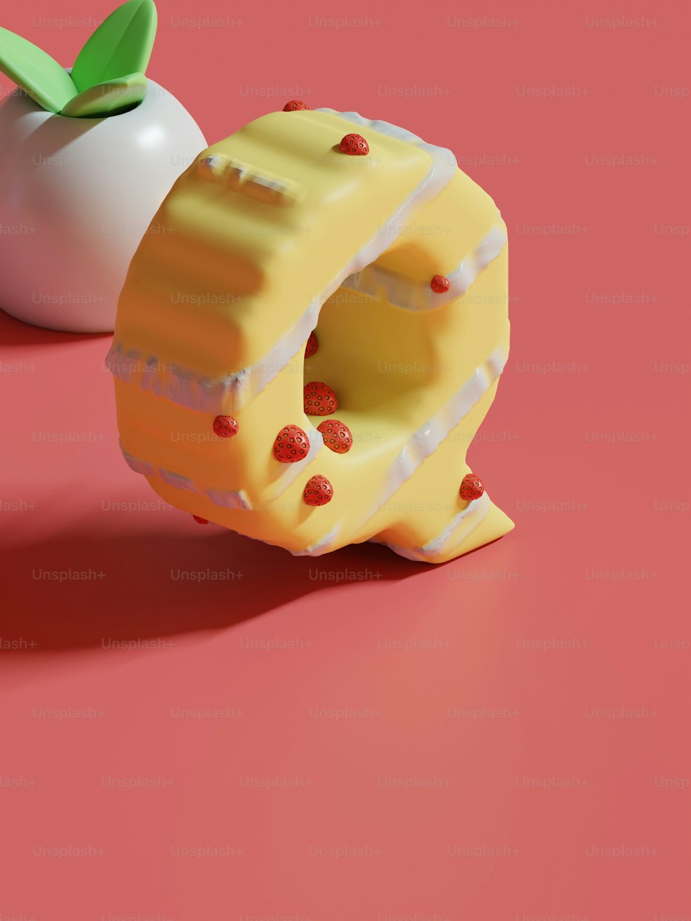 Un pedazo de pastel junto a una manzana sobre una superficie rosada