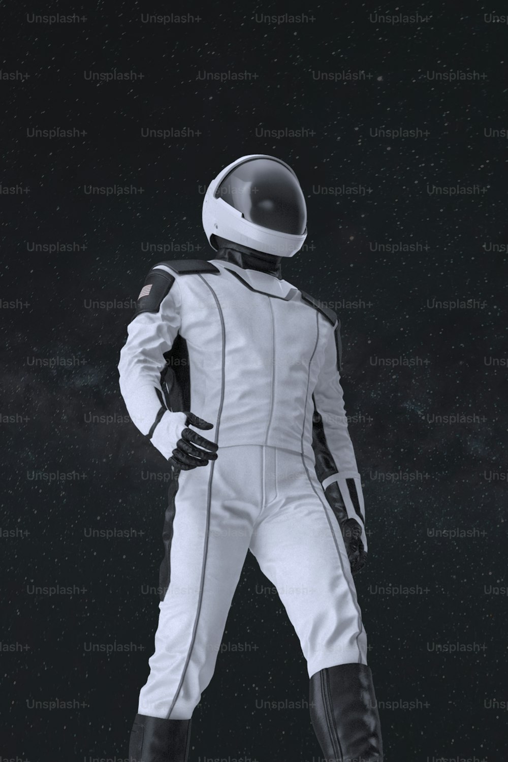 Una foto en blanco y negro de un hombre con un traje espacial