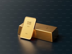 Un lingote de oro sentado encima de una mesa