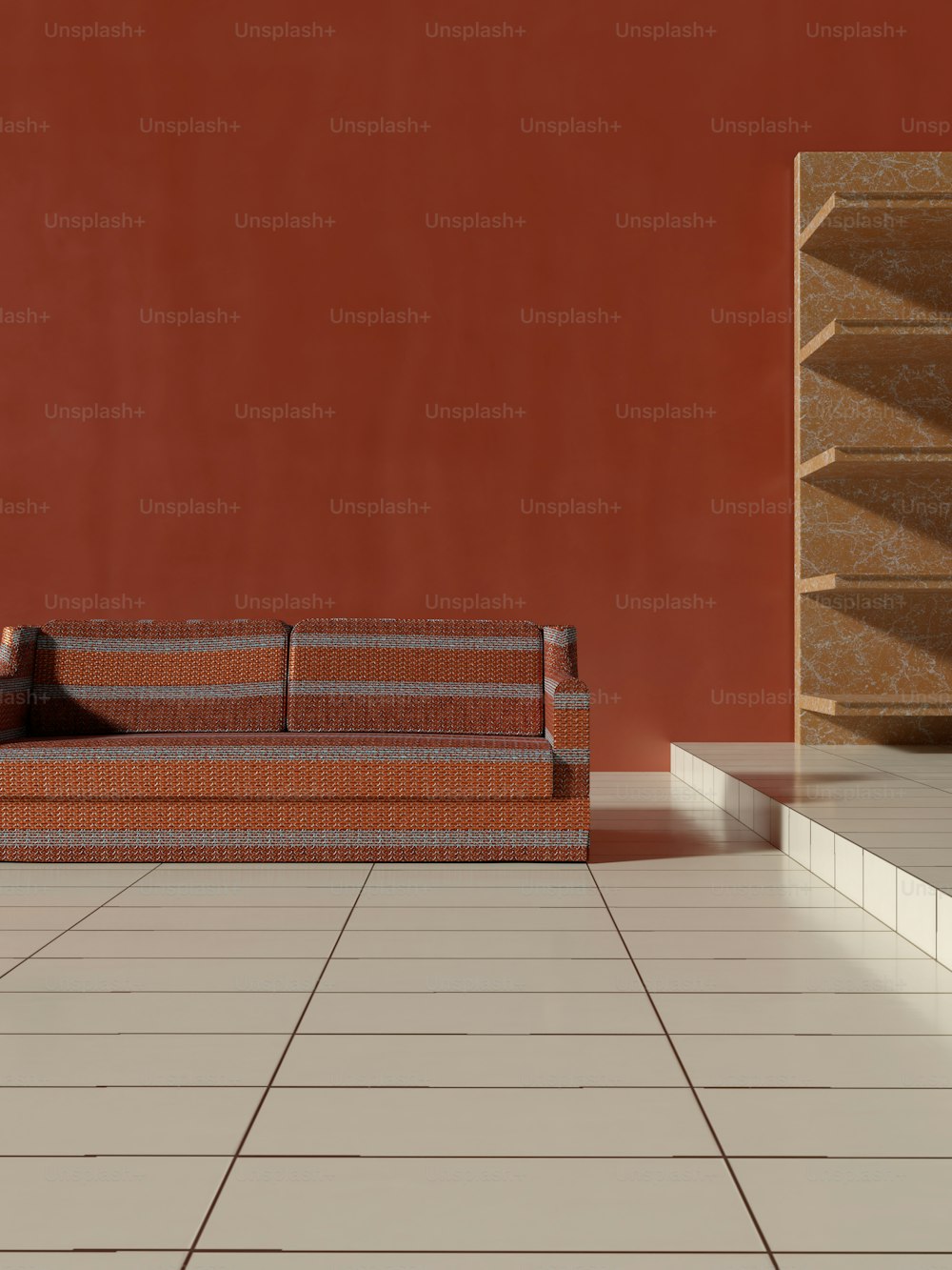 흰색 타일 바닥 위에 앉아 있는 갈색 소파