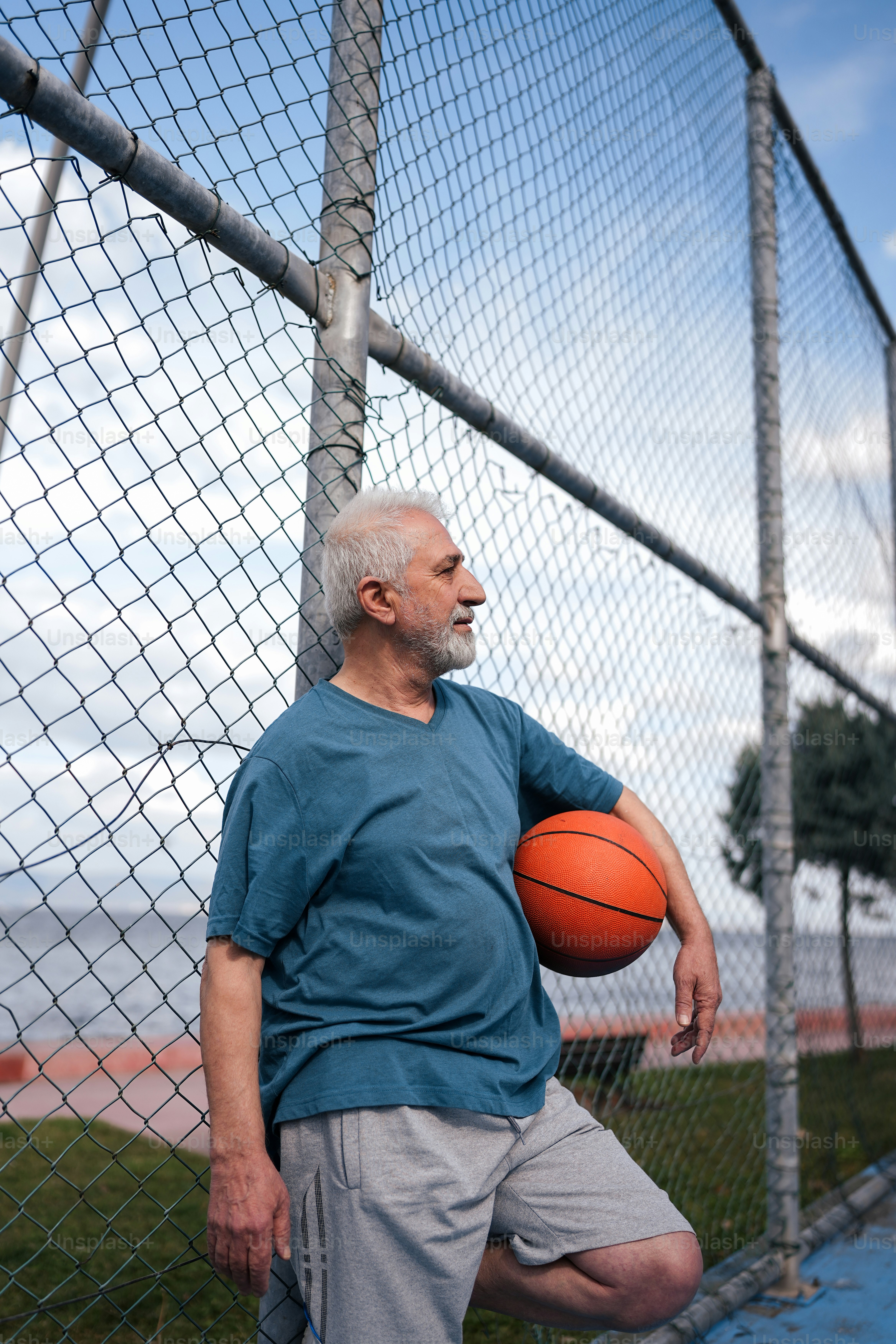 premium_photo-1678401338572-078d6e534e06?ixid=M3wxMjA3fDB8MXxzZWFyY2h8MTI1fHxiZUlOJTIwU3BvcnRzJTIwZnJlZSUyMHRyaWFsfGVufDB8fHx8MTczMzQzMDg4M3ww%5Cu0026ixlib=rb-4.0.3