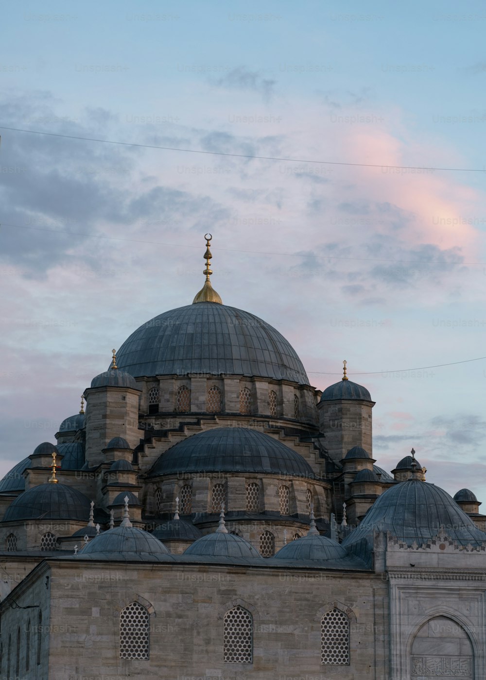 a large building with a large dome on top of it