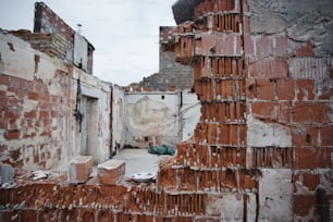 a building that has a bunch of bricks on it