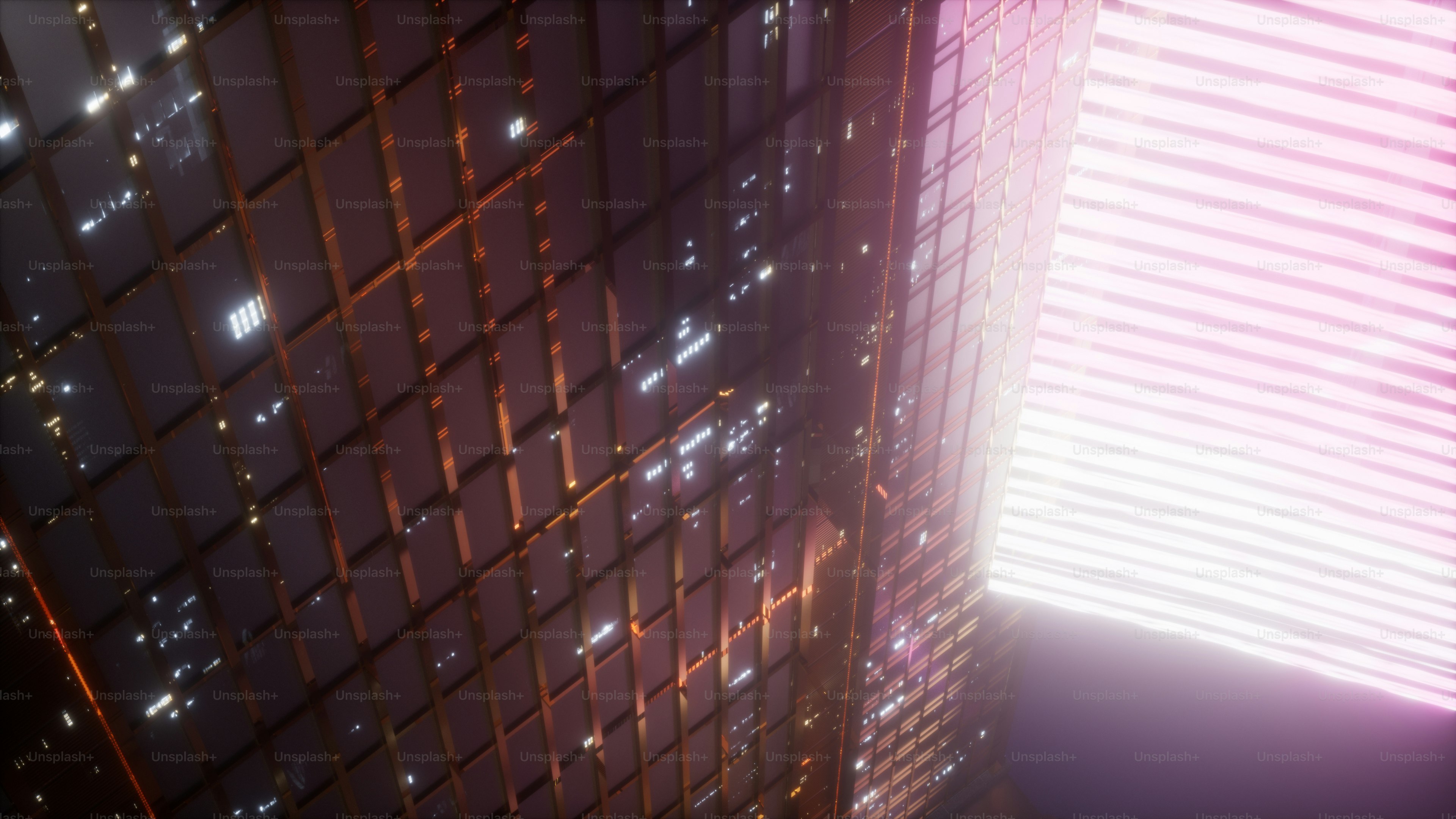 um edifício muito alto com muitas luzes sobre ele