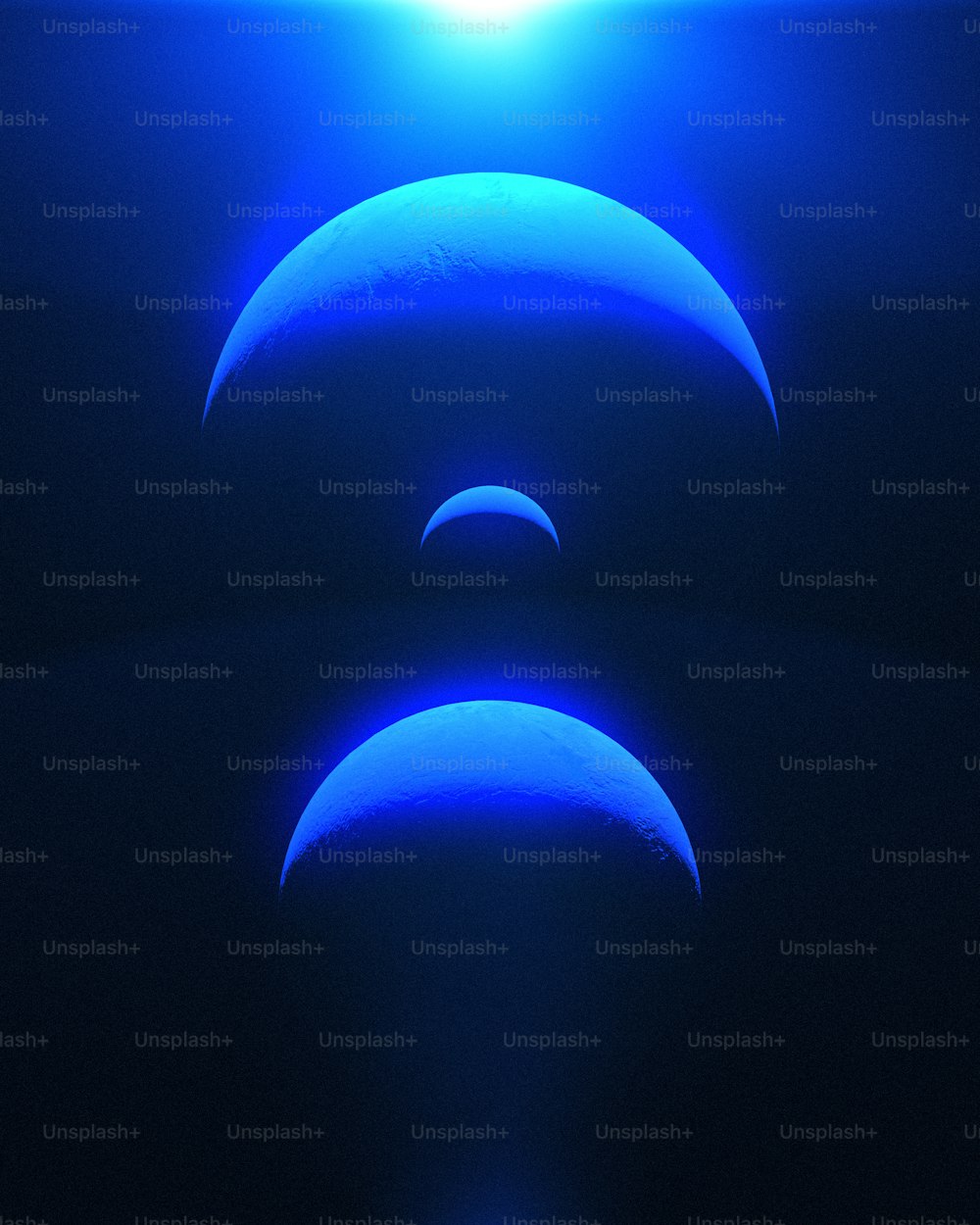Un gruppo di tre eclissi nel cielo