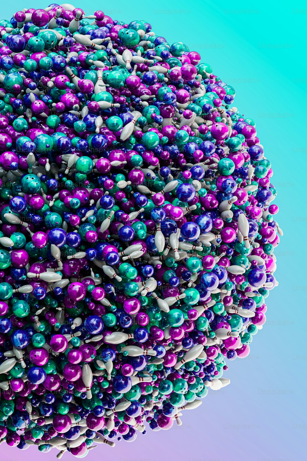 um close up de uma bola de contas em um fundo azul e roxo