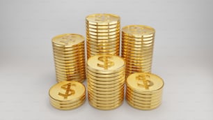 Une pile de bitcoins d’or assis les uns sur les autres