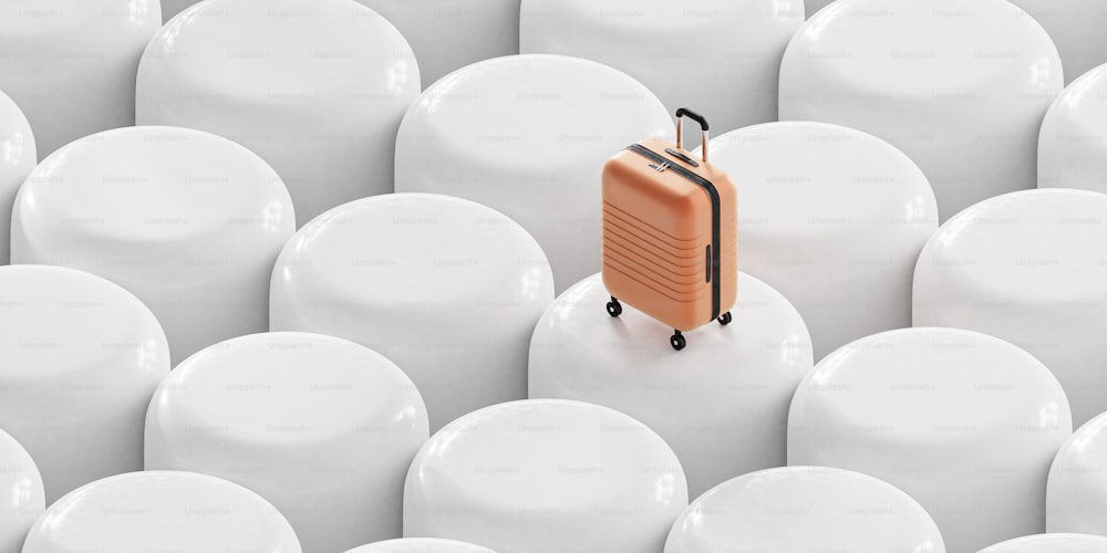un bagaglio seduto sopra un oggetto bianco