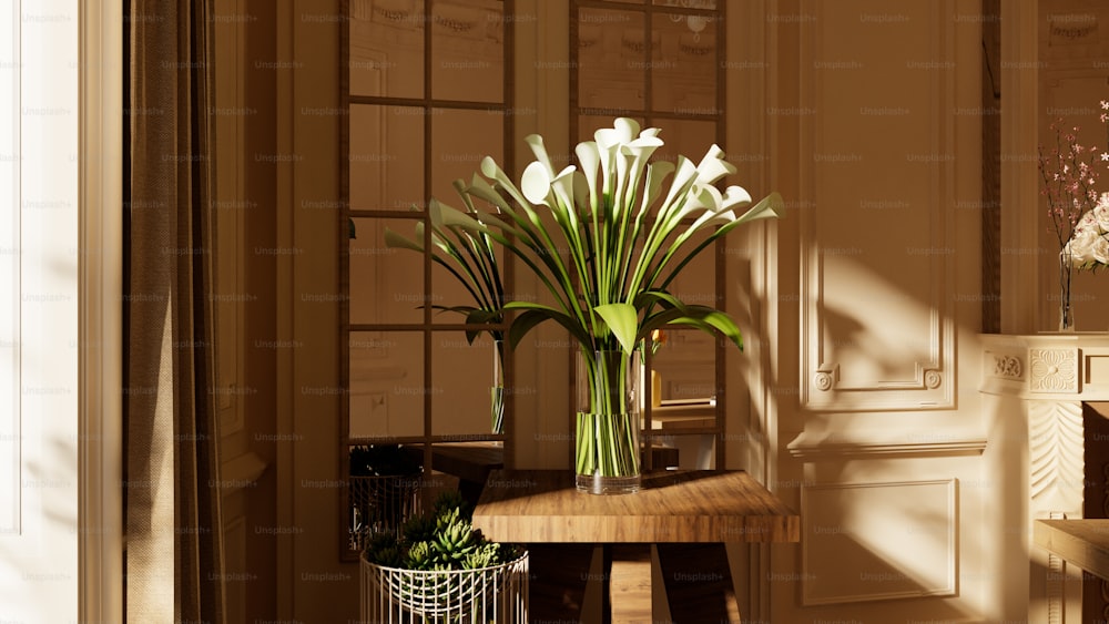 Eine Vase mit Blumen auf einem Tisch in einem Raum