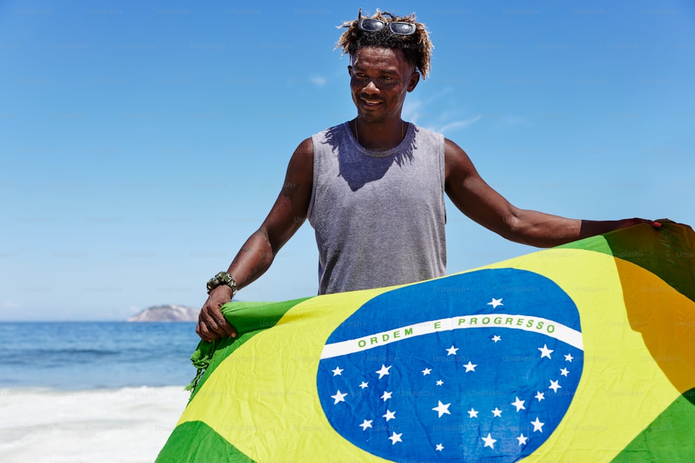 People on beach during daytime photo – Free Brasil Image on Unsplash