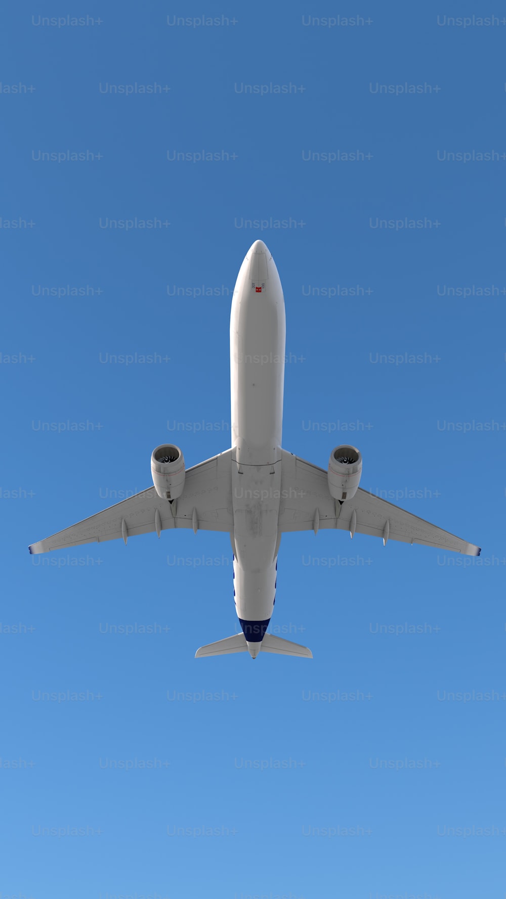 Ein großer Jetliner fliegt durch den blauen Himmel