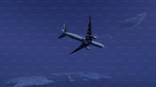 um avião está voando através do céu noturno