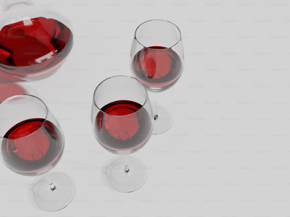 隣り合って座っている赤ワイン3杯