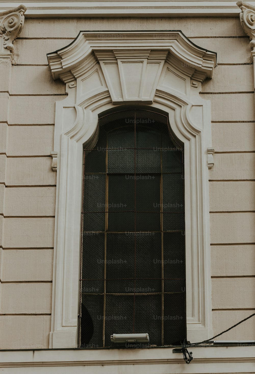 建物の側面にある窓