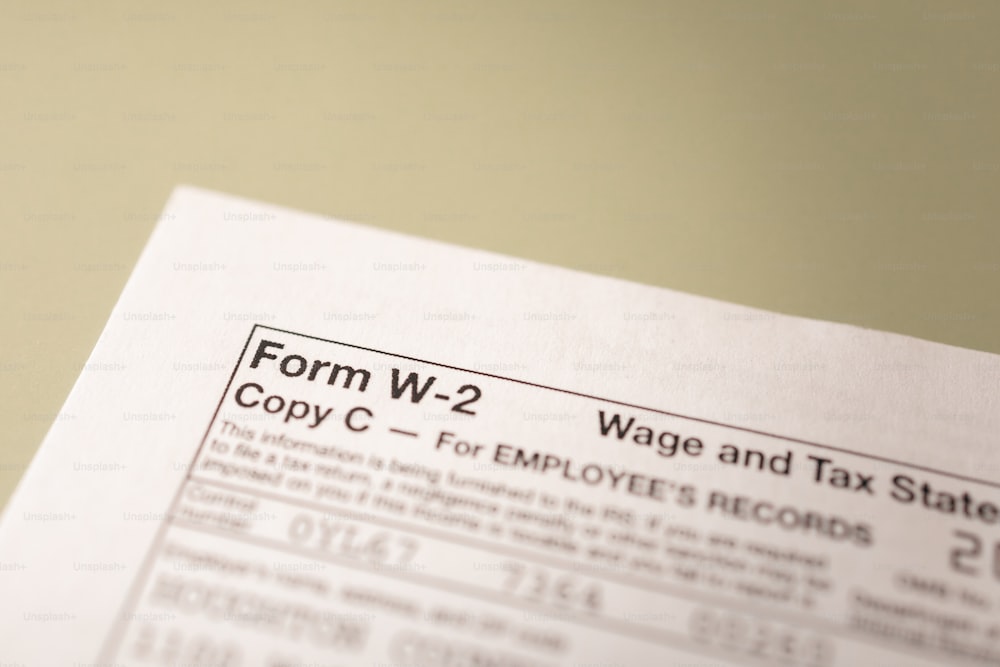 Un formulaire W - 2 Déclaration de salaire et d’impôt