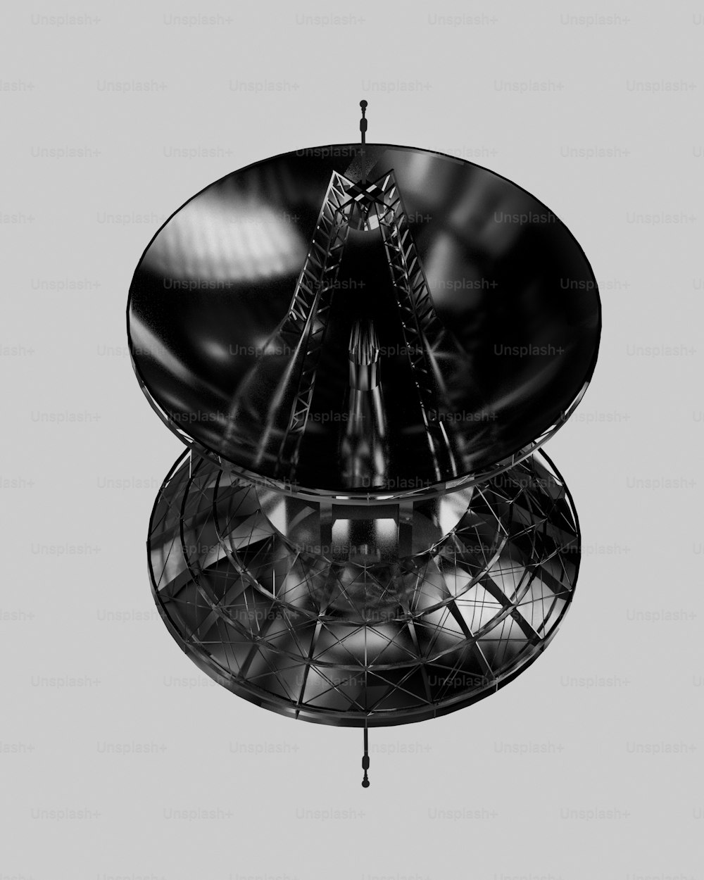 Una foto en blanco y negro de una antena parabólica