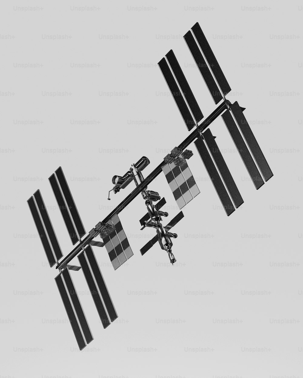 衛星放送受信アンテナの白黒写真