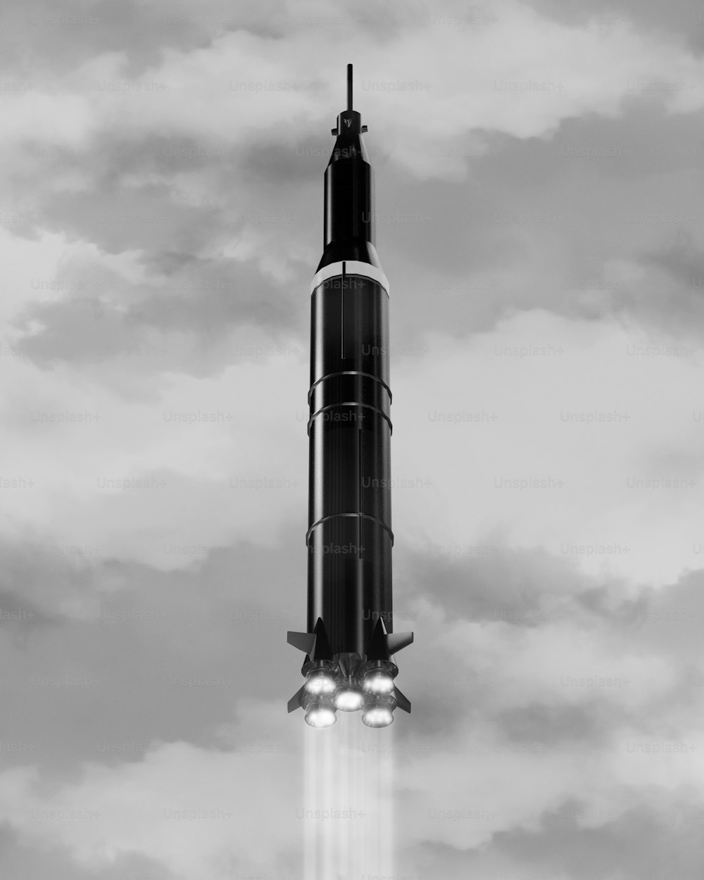 uma foto em preto e branco de um foguete decolando
