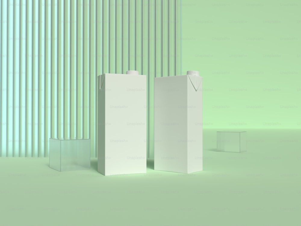 Una stanza verde e bianca con un'alta scatola bianca